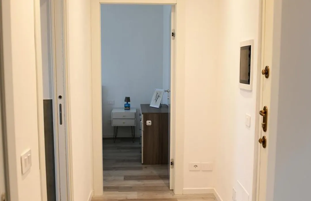 Seventh Floor 5 Min From San Siro-1